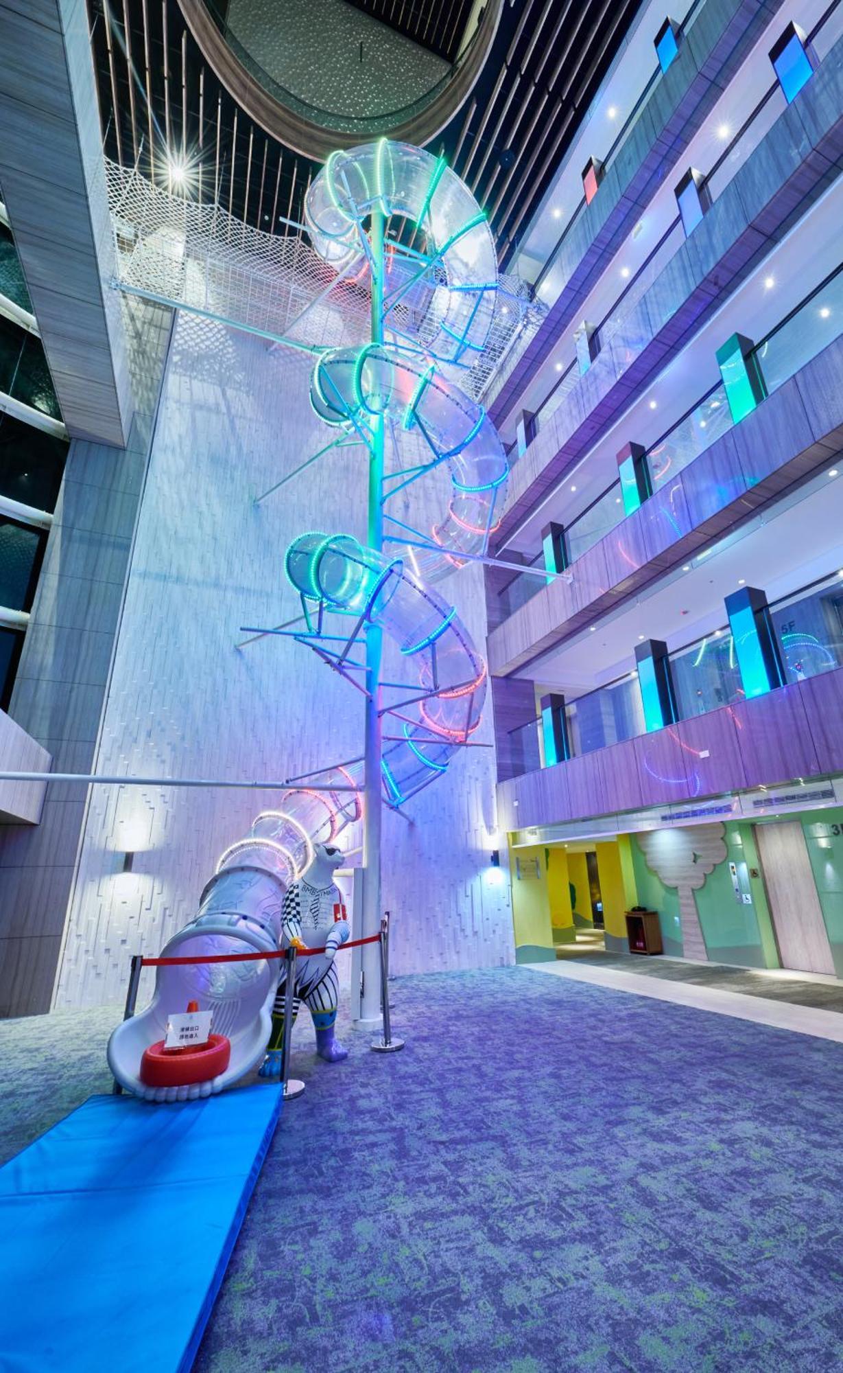 Grand Bay Resort Hotel Heng-ch'un Kültér fotó The Helix, the main staircase at the National University of Ireland, Galway