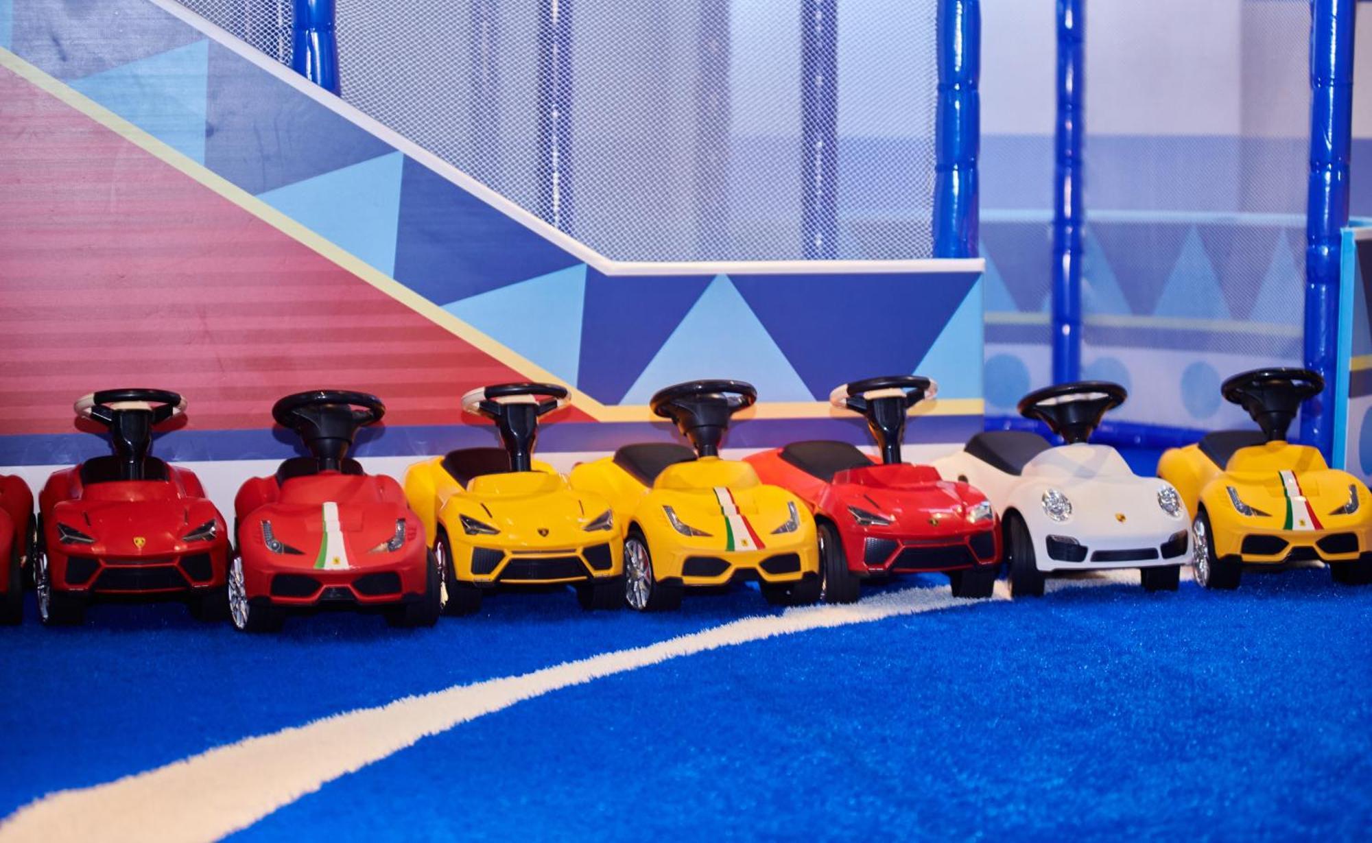 Grand Bay Resort Hotel Heng-ch'un Kültér fotó Battery-powered ride-on cars