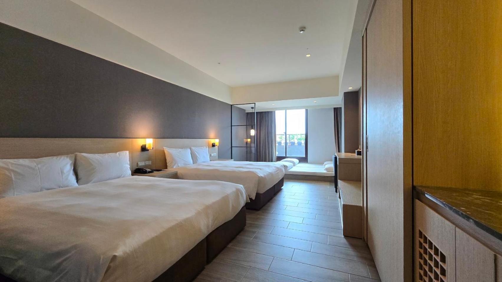 Grand Bay Resort Hotel Heng-ch'un Kültér fotó Deluxe Family Room